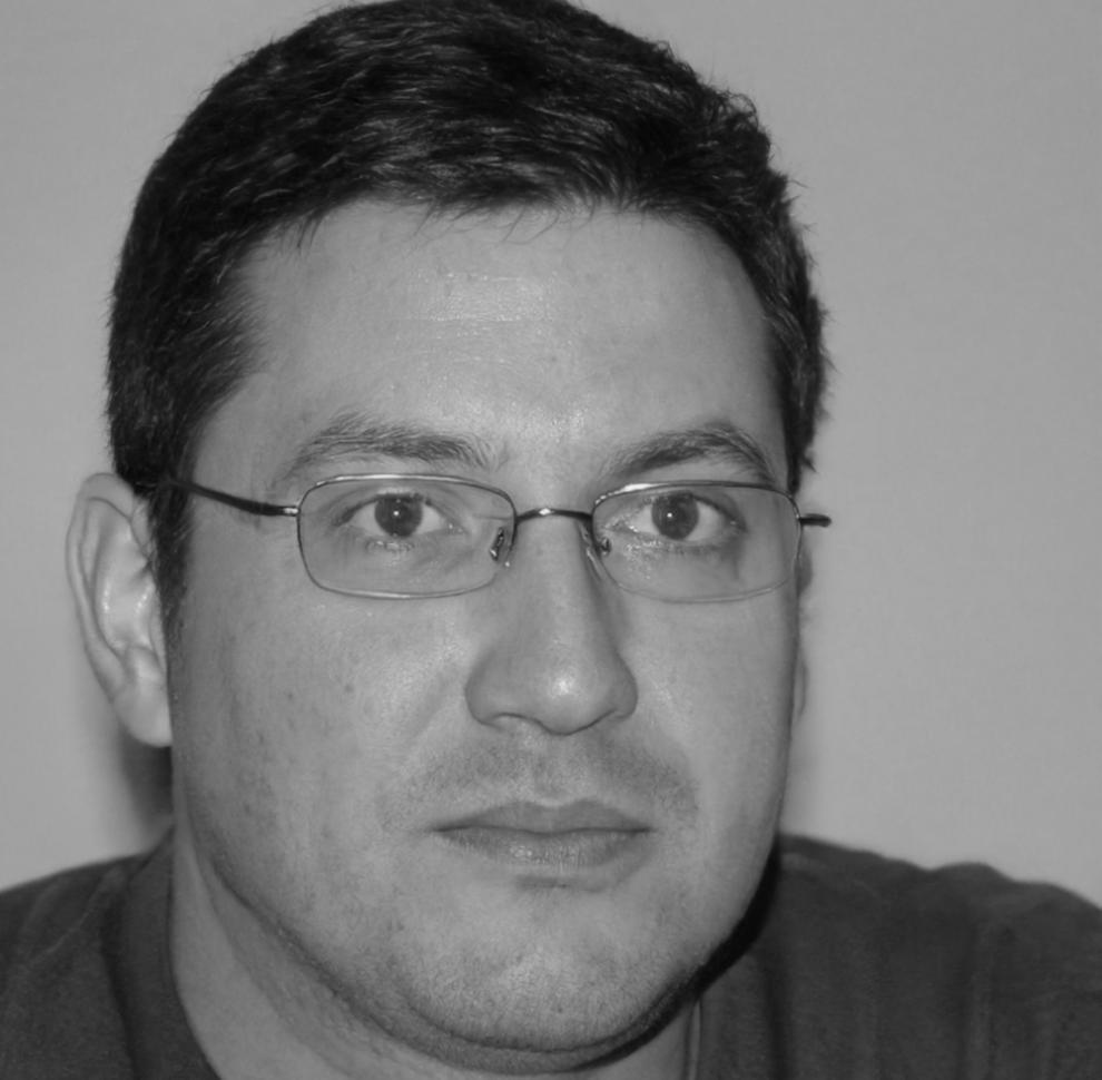 Retrato profesional de Ramón Villareal